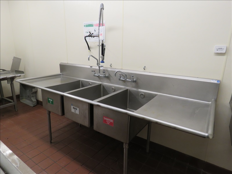 103 Ss 3 Compartment Deep Sink W Dual Faucets Pre Rinse Wand