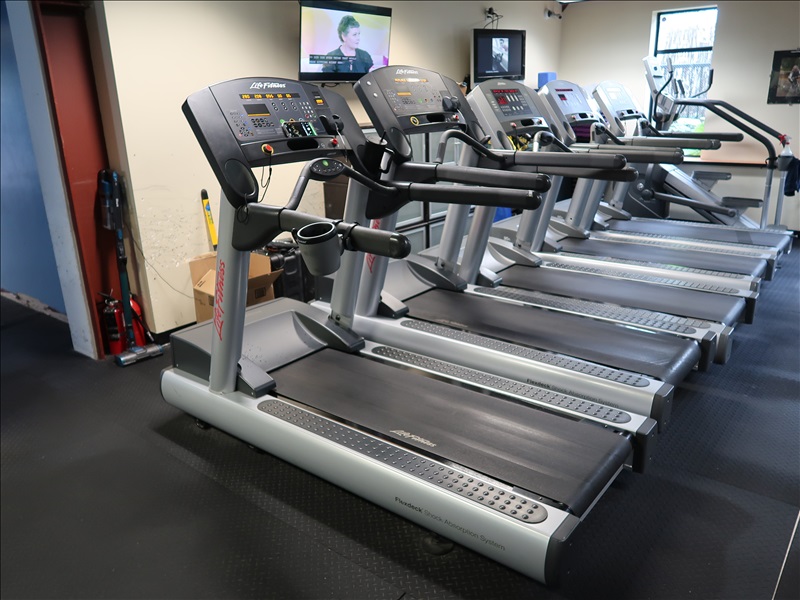 (2) LIFE FITNESS TREADMILLS, FLEXDECK SHOCK ABSORPTION SYSTEM, 8