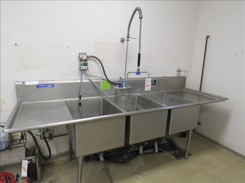 104 Ss 3 Compartment Sink W Faucet Rinse Wand 100 Refundable